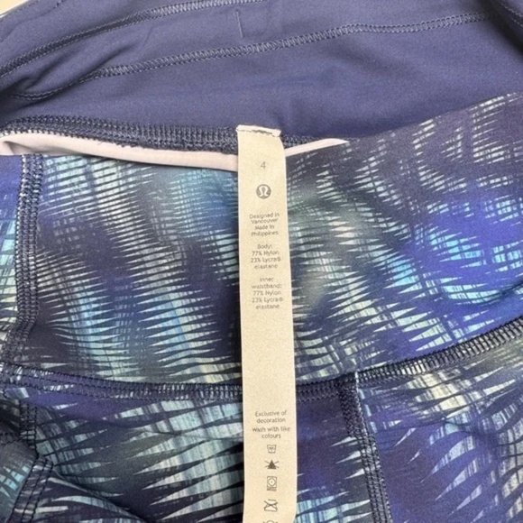 Lululemon Blue Palm Print High-Rise Shorts – Size 4 🌴 - Picture 3 of 5